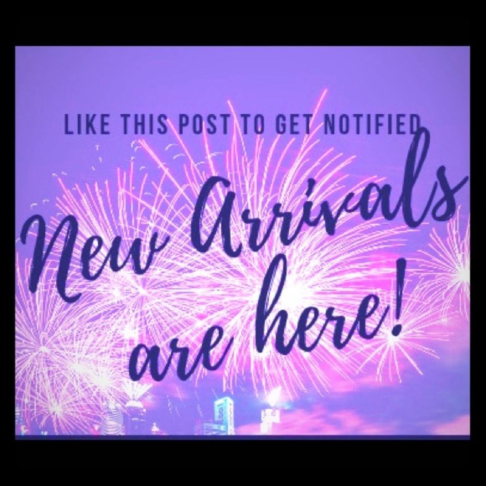 New listings are up in poshlady777 closet!
